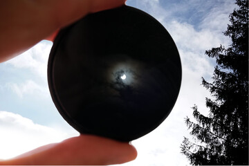 Partielle Sonnenfinsternis beobachtet durch einen starken Graufilter - 25.10.2022