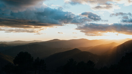 Fototapeta na wymiar Spectacular sunset in the mountains