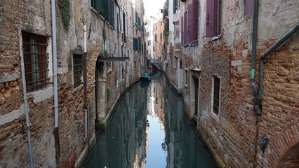 Obraz na płótnie Canvas Venedig - durch die Kanäle I