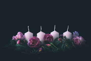 advent wreath with four candles not burning