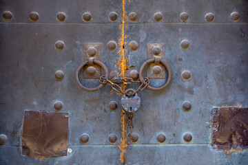 metallic gate locked