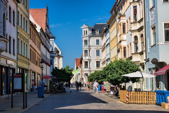 freiberg, deutschland - shoppingmeile in der altstadt