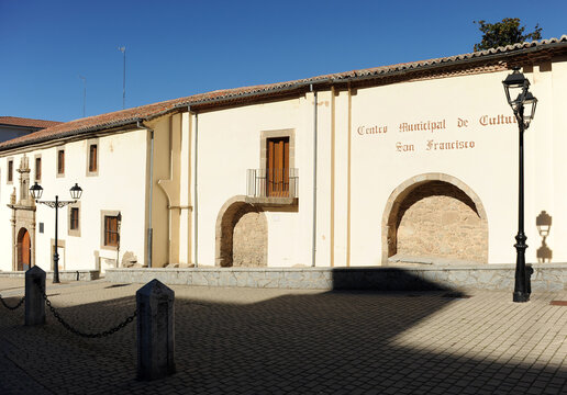 CMC Centro Municipal de Cultura San Francisco de Béjar, provincia de Salamanca, Castilla y León, España. Monumentos en Béjar. Turismo en Béjar. Que ver en Bejar.