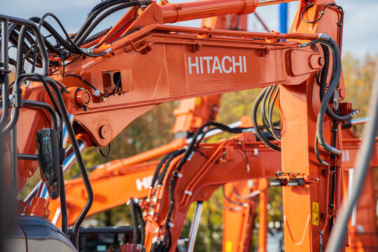 Bauma 2022 - Die gr&ouml;&szlig;te Messe f&uuml;r Baumaschinen, Bergbaumaschinen und Baufahrzeuge in M&uuml;nchen mit Ausstellung der Firma HITACHI