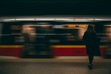 metro in motion