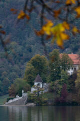 Obraz premium Church of the Assumption of Mary, Lake Bled, Autumn