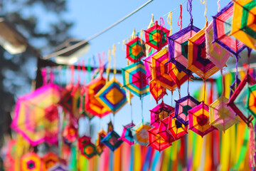 Many fetish are made of threads into hexagonal shapes made of multi-colored threads according to ancient beliefs to make amulets to help protect against evil and bring good fortune.