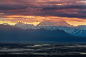 Obraz na płótnie Canvas Mountains in Alaska