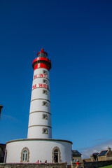 Phare breton rouge et blanc