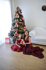 mãe e filha presente de natal 