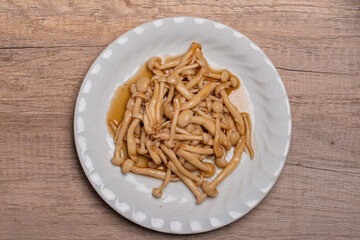 White Shimmeiji Mushrooms Stir Fried with Oyster Sauce