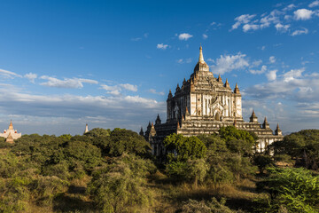 Obraz premium Thatbyinnyu pagoda in Bagan in Myanmar