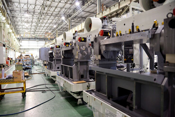 最新の工作機械の組立工場
