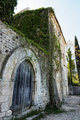 village abandonné d'Oppède france