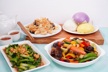 Stir-fried mixed vegetables, stir-fried noodles and steamed buns, vegetarian food, festivals