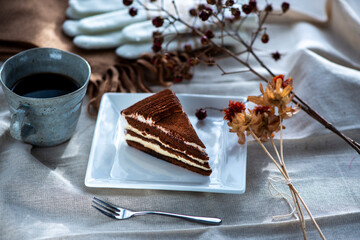 テーブルの上のティラミス　
