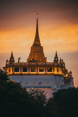 Golden Mountain Temple Famous temple in Bangkok