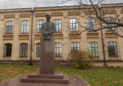 Kiev, Ukraine. October 25, 2022 Monument to Academician Stepan Timoshenko in KPI in front of building number 1 KPI. TEXT TRANSLATION: Academician Timoshenko Stepan Prokofievich 1878-1972
