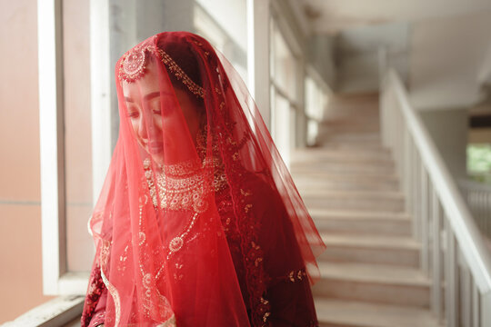 Muslim Bride In Red Wedding Dress