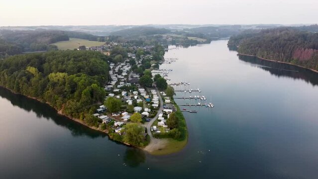 Bevertalsperre n&auml;he H&uuml;ckeswagen - See im Sp&auml;tsommer - Drohne