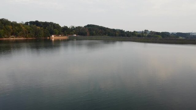 Bevertalsperre n&auml;he H&uuml;ckeswagen - See im Sp&auml;tsommer - Drohne