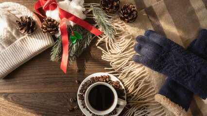 コーヒーと防寒具(ニット帽・手袋・マフラー)｜冬の陽のあたる部屋