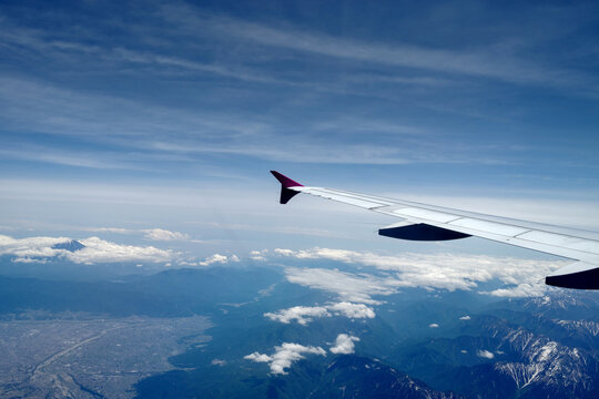 日本の旅・富士山の見える機上の風景 © satoru