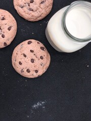 Artisanal cookies with chocolate chismas and added