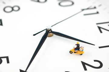 Time limit for food delivery in miniature world