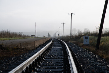 Fototapeta premium Am Bahndamm im Herbst