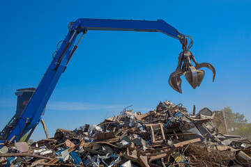 industrial scraper crane for loading scrap metal