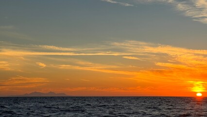 Atardecer precioso en medio del mar camino a Menorca