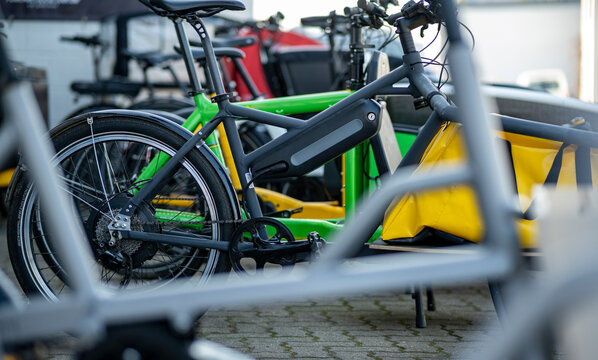 Cargobike bilder – Bläddra bland 2,308 stockfoton, vektorer och videor ...