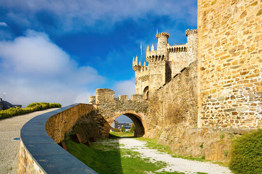 View of the access ramp to the castle, from Gil y Carrasco street, Ponferrada, Castilla y León, Spain