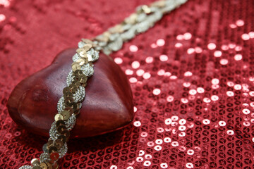 Herz mit glänzender Decke