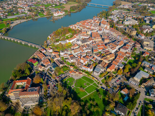 Schärding im Herbst von oben