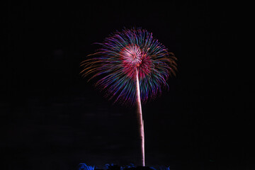 虹色の打ち上げ花火