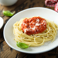 Spaghetti with tomato sauce