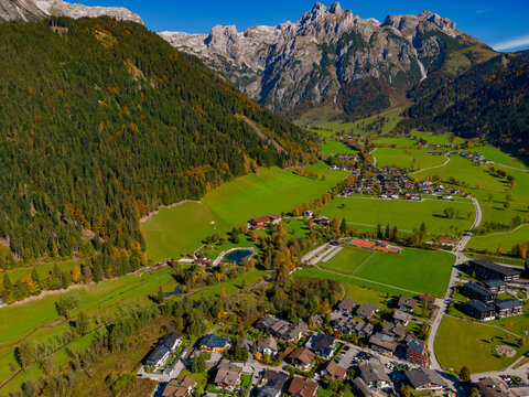 Werfenweng im Herbst von oben
