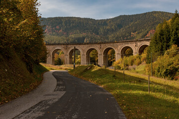 Fototapeta na wymiar Adlitzgraben - Semmeringer Pass im Herbst