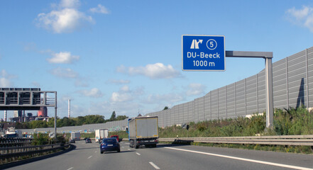 Autobahn 42, Ausfahrt Duisburg-Beeck Nr. 5