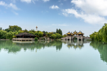 Fototapeta premium Yangzhou Slender West Lake Chinese Garden Landscape