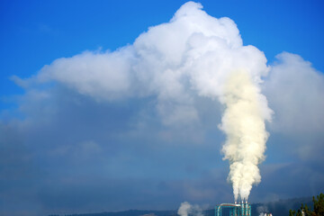 Obraz premium smoke from a factory chimney