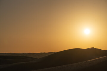 Fototapeta na wymiar sunrise in the desert, Douz region, southern Tunisia