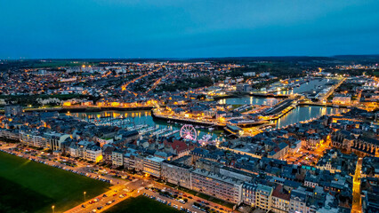 Littoral Français en Normandie ville de Dieppe en vue aérienne au couché de soleil.