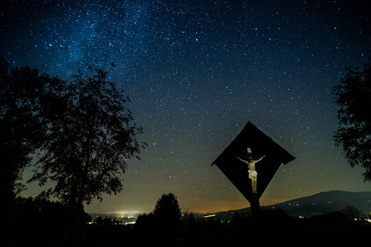 Marterl Ged&auml;nkst&auml;tte vor Sternenhimmel