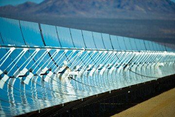 Fototapeta premium Nevada Solar One curved mirrors and heat collectors in The Eldorado Valley of Nevada.