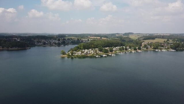 Bevertalsperre im Sommer - Drohne &uuml;ber Wasser & Wald | Natur Landschaft
