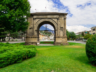 Fototapeta na wymiar Arch of Augustus, Aosta, Italy