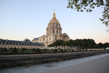 Fototapeta na wymiar visit historic invalides in Paris